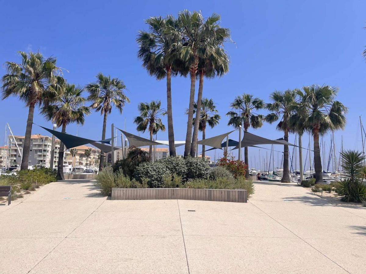 Appartement 2P, 4 Couchages, Terrasse Et Salon De Jardin A 200M De La Plage, Frejus - Fr-1-226A-22 Экстерьер фото