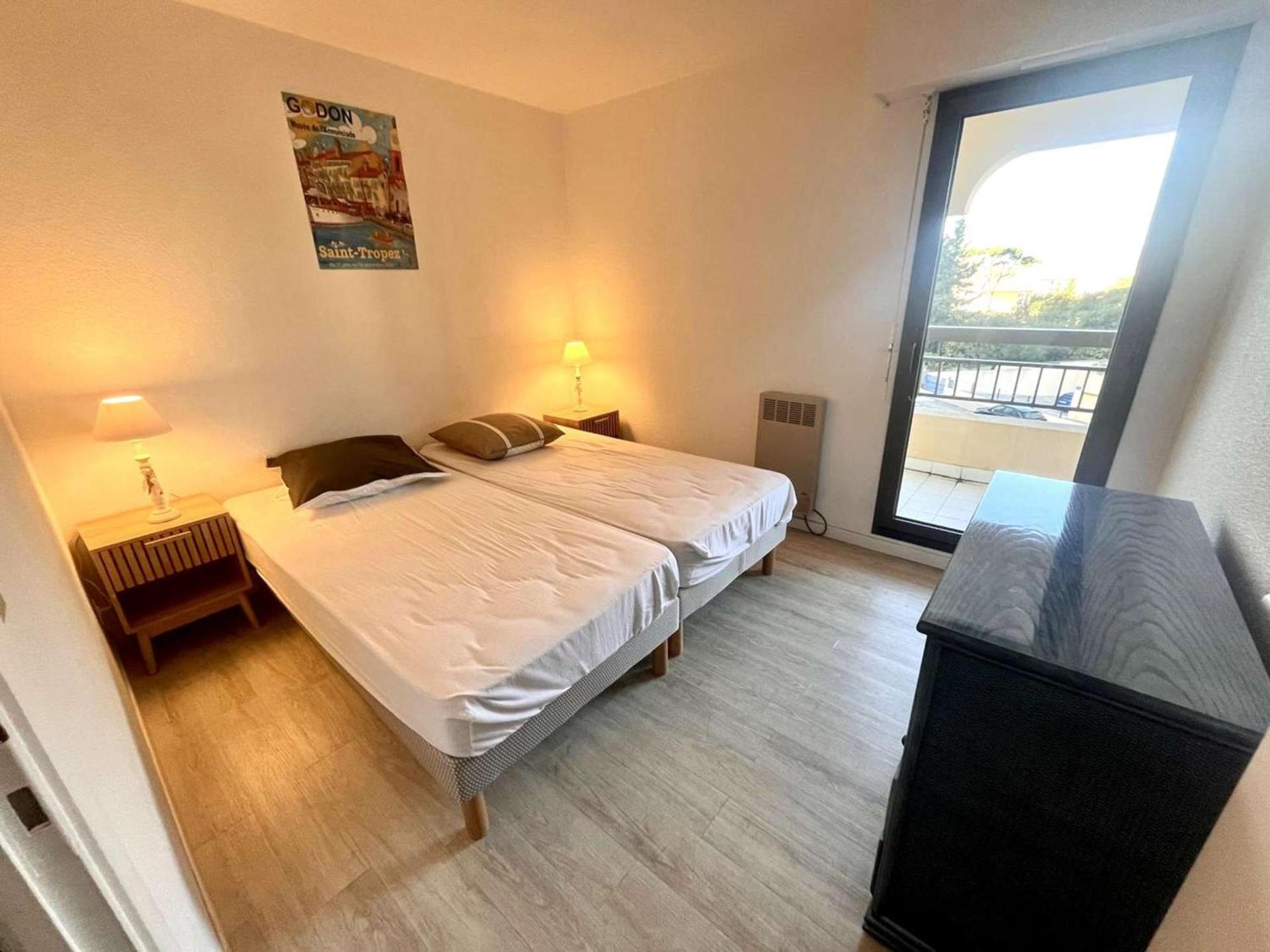 Appartement 2P, 4 Couchages, Terrasse Et Salon De Jardin A 200M De La Plage, Frejus - Fr-1-226A-22 Экстерьер фото